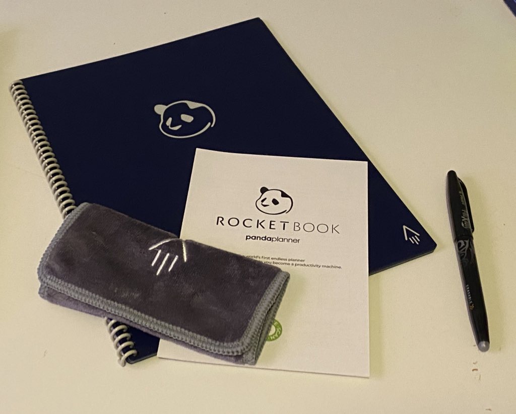 The Rocketbook comes with a high quality microfibre cloth and Pilot Frixion pen. 